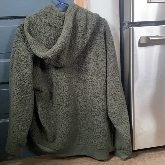 Fuzzy American Eagle hoodie - Picture 3 of 3